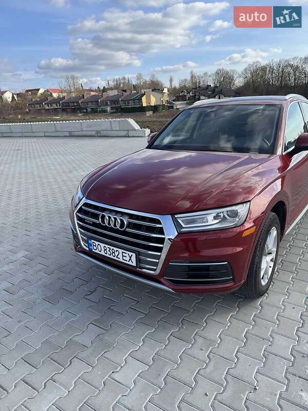 Внедорожник / Кроссовер Audi Q5 2019 в Тернополе