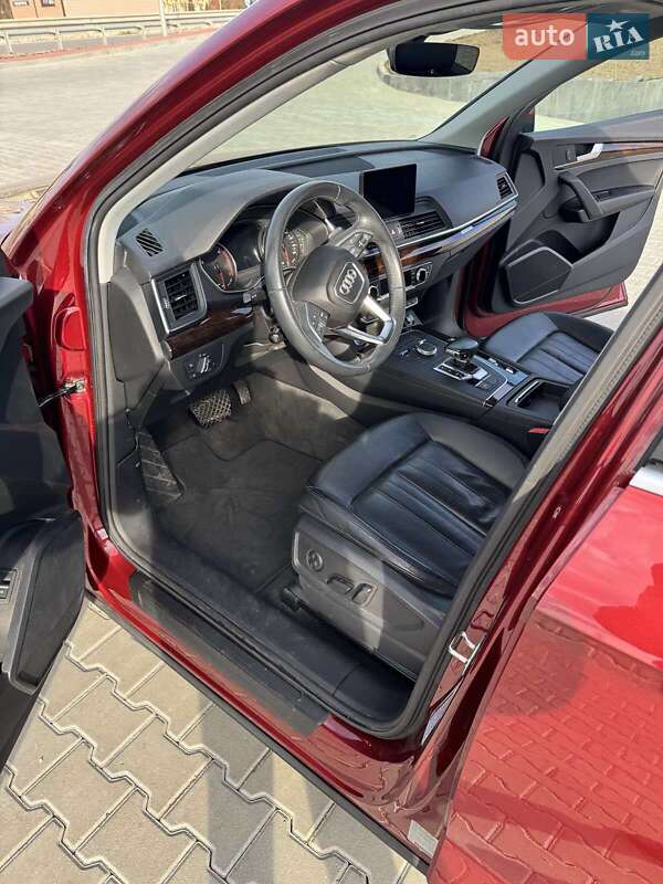 Внедорожник / Кроссовер Audi Q5 2019 в Тернополе