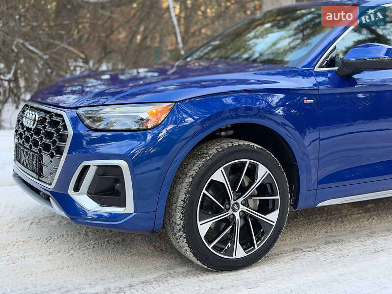 Внедорожник / Кроссовер Audi Q5 2021 в Киеве