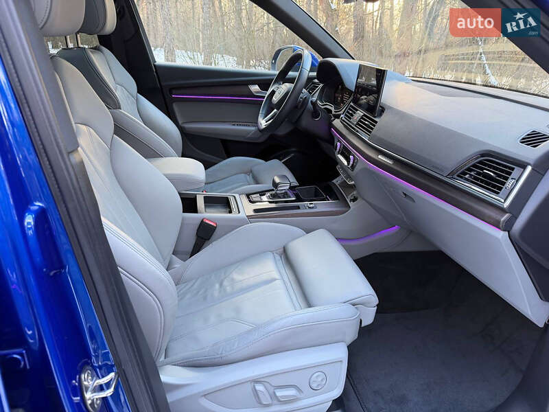 Внедорожник / Кроссовер Audi Q5 2021 в Киеве