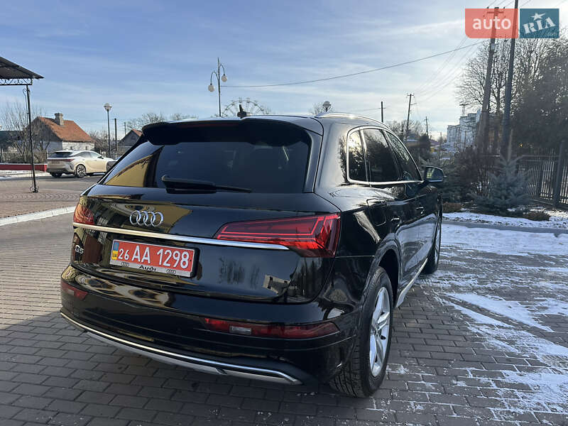 Позашляховик / Кросовер Audi Q5 2021 в Володимирі