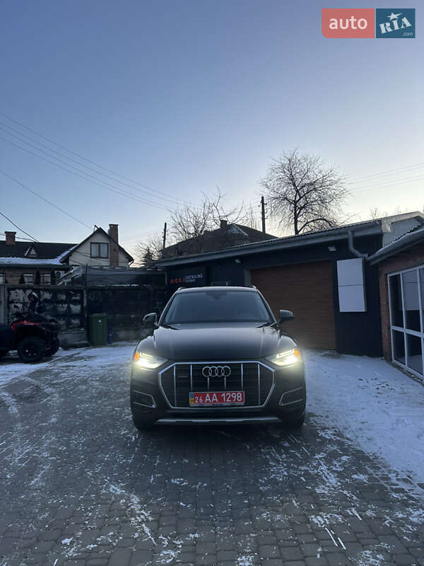 Позашляховик / Кросовер Audi Q5 2021 в Володимирі