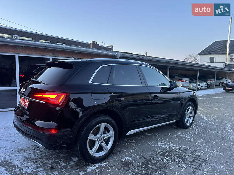 Позашляховик / Кросовер Audi Q5 2021 в Володимирі