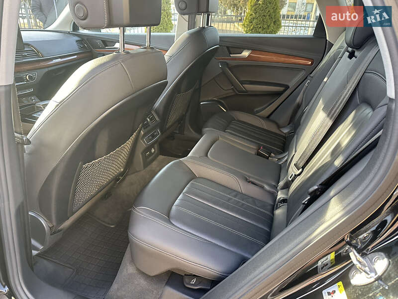 Позашляховик / Кросовер Audi Q5 2021 в Володимирі