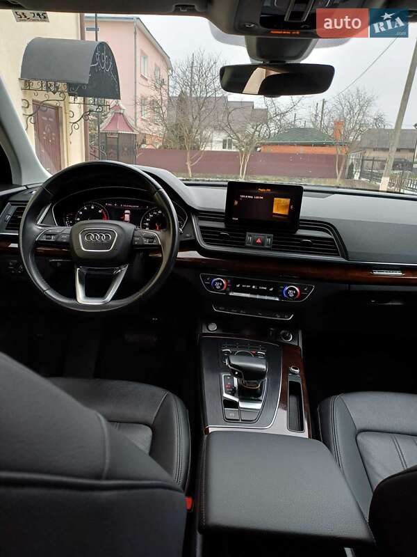 Позашляховик / Кросовер Audi Q5 2020 в Івано-Франківську