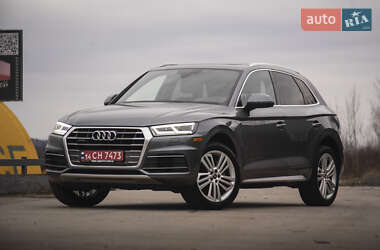 Позашляховик / Кросовер Audi Q5 2017 в Ужгороді