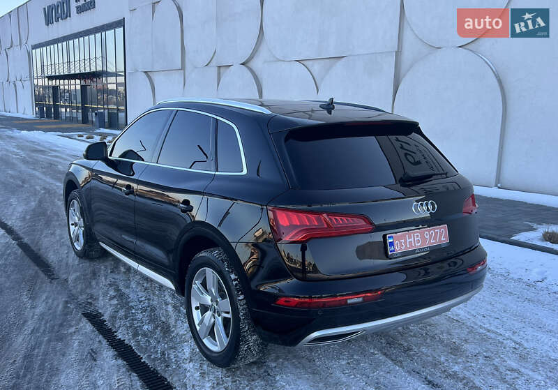 Внедорожник / Кроссовер Audi Q5 2017 в Луцке