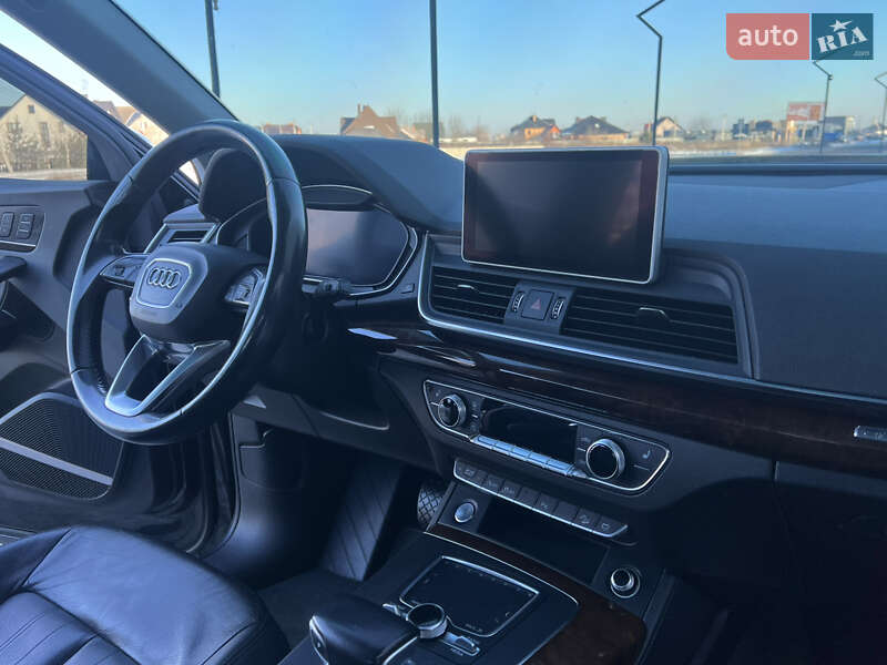 Внедорожник / Кроссовер Audi Q5 2017 в Луцке