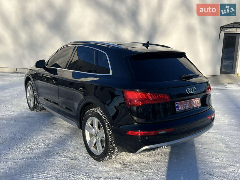 Внедорожник / Кроссовер Audi Q5 2017 в Луцке