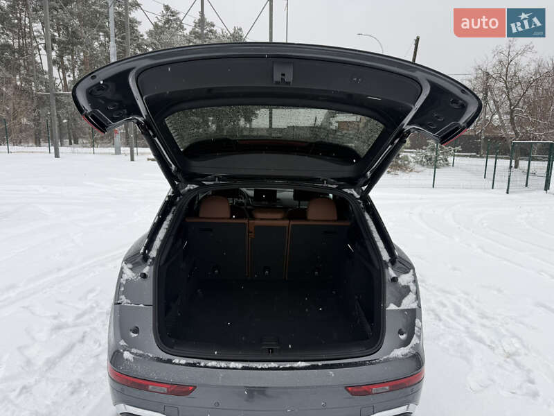 Внедорожник / Кроссовер Audi Q5 2022 в Киеве