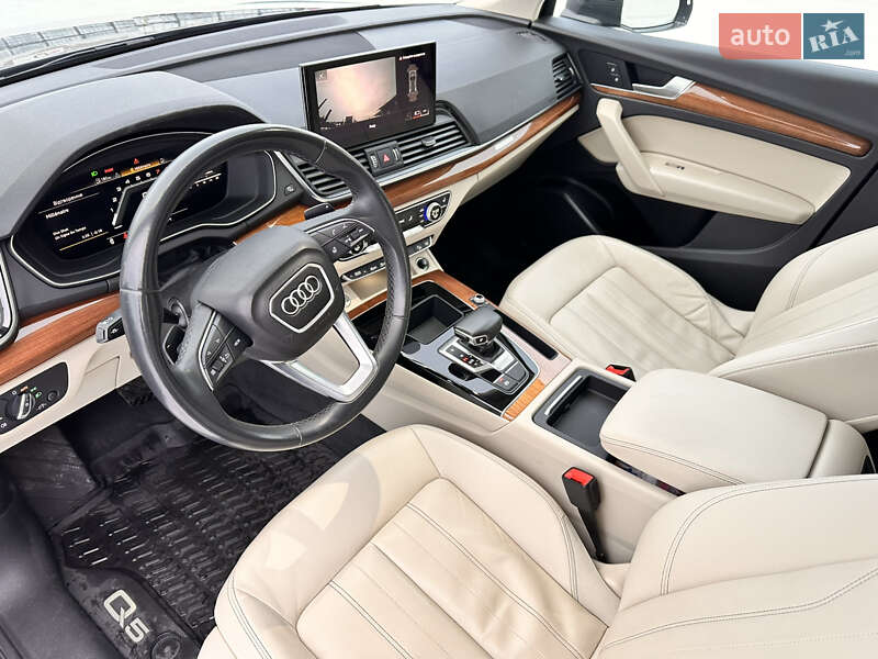 Внедорожник / Кроссовер Audi Q5 2020 в Киеве