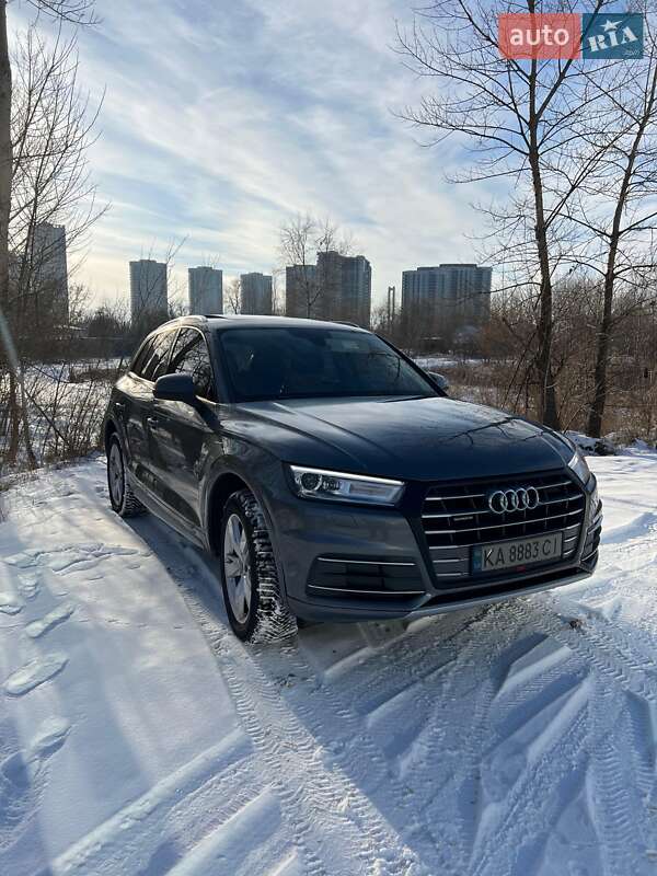 Позашляховик / Кросовер Audi Q5 2017 в Києві