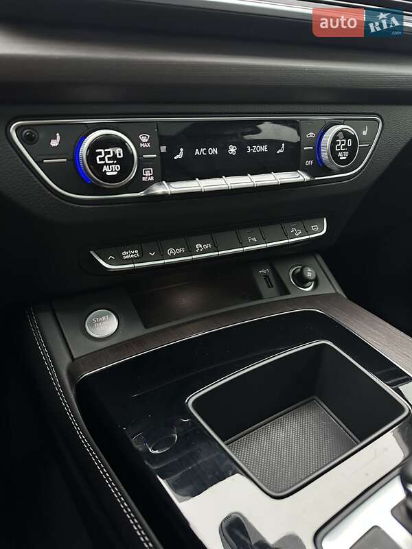 Внедорожник / Кроссовер Audi Q5 2022 в Белогородке