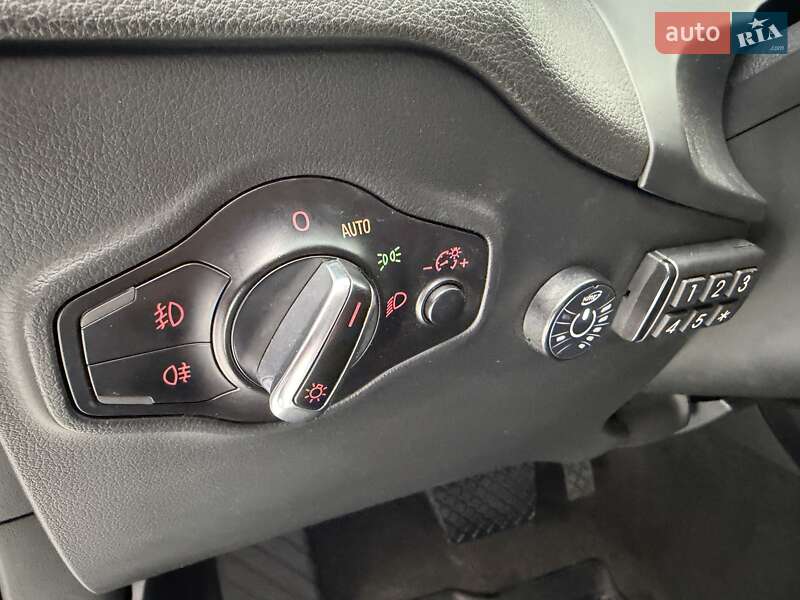 Внедорожник / Кроссовер Audi Q5 2016 в Киеве