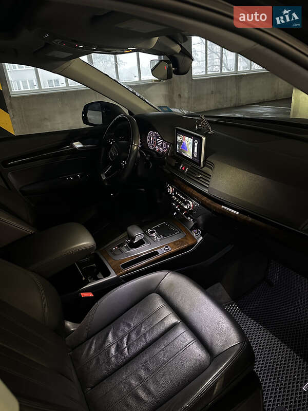Позашляховик / Кросовер Audi Q5 2018 в Києві