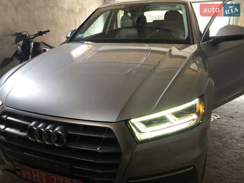 Внедорожник / Кроссовер Audi Q5 2018 в Сколе