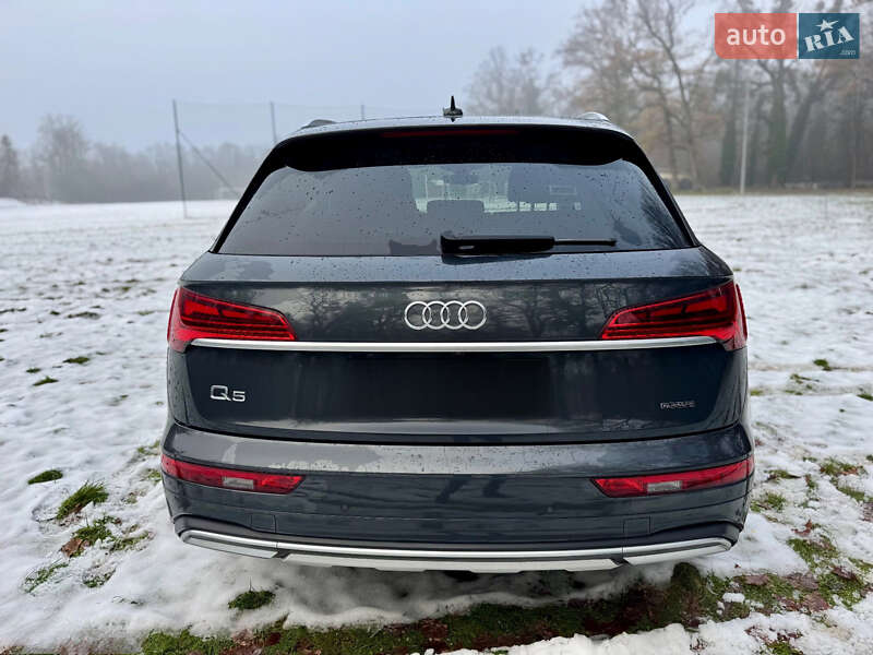 Внедорожник / Кроссовер Audi Q5 2021 в Киеве