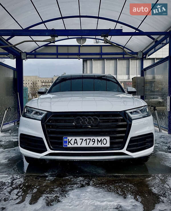 Внедорожник / Кроссовер Audi Q5 2020 в Тернополе