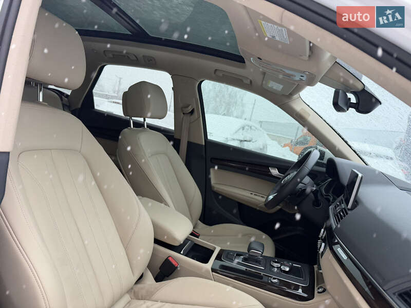 Внедорожник / Кроссовер Audi Q5 2018 в Луцке