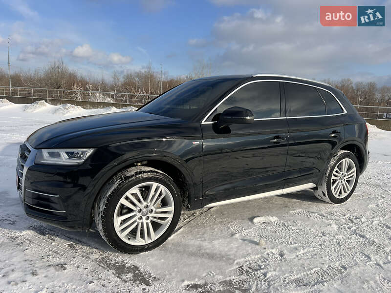 Внедорожник / Кроссовер Audi Q5 2019 в Киеве