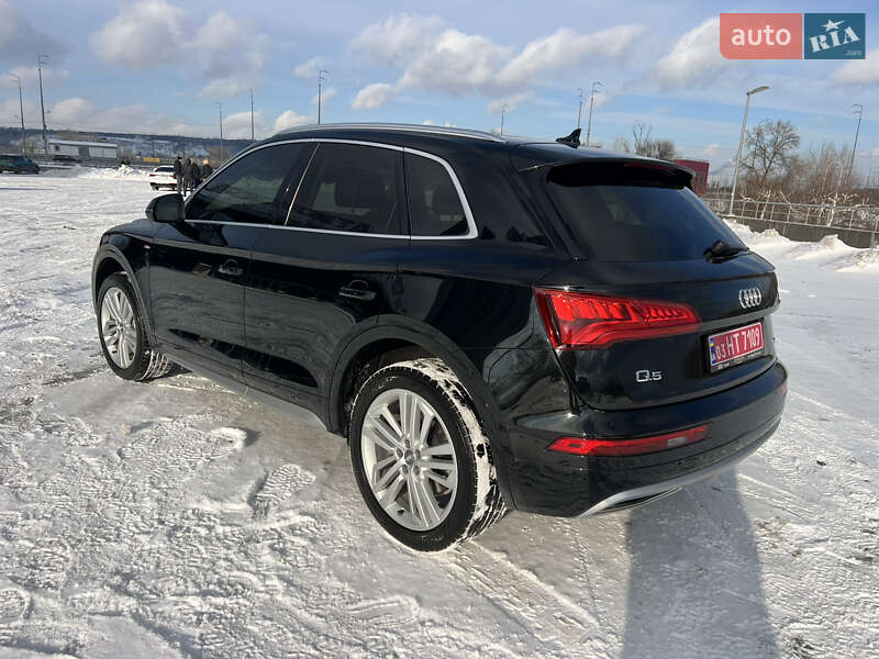 Внедорожник / Кроссовер Audi Q5 2019 в Киеве