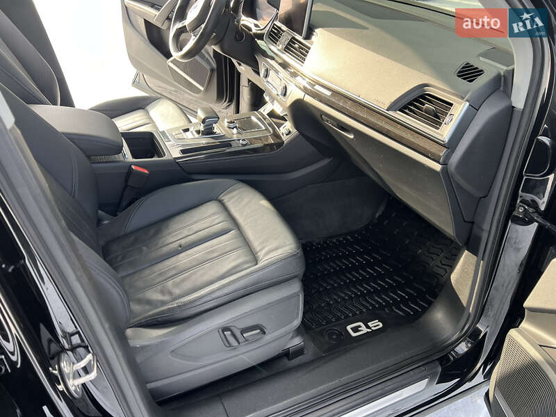 Внедорожник / Кроссовер Audi Q5 2019 в Киеве