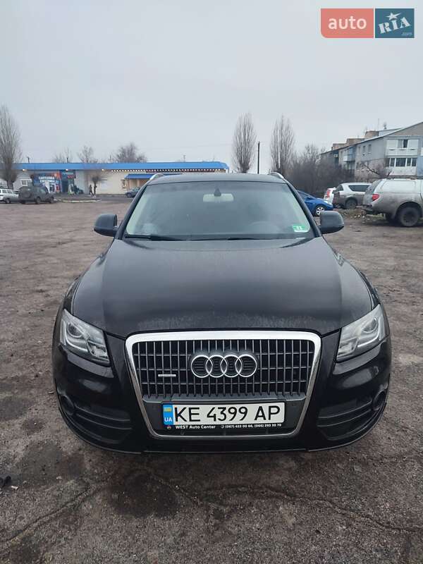 Внедорожник / Кроссовер Audi Q5 2011 в Синельниково