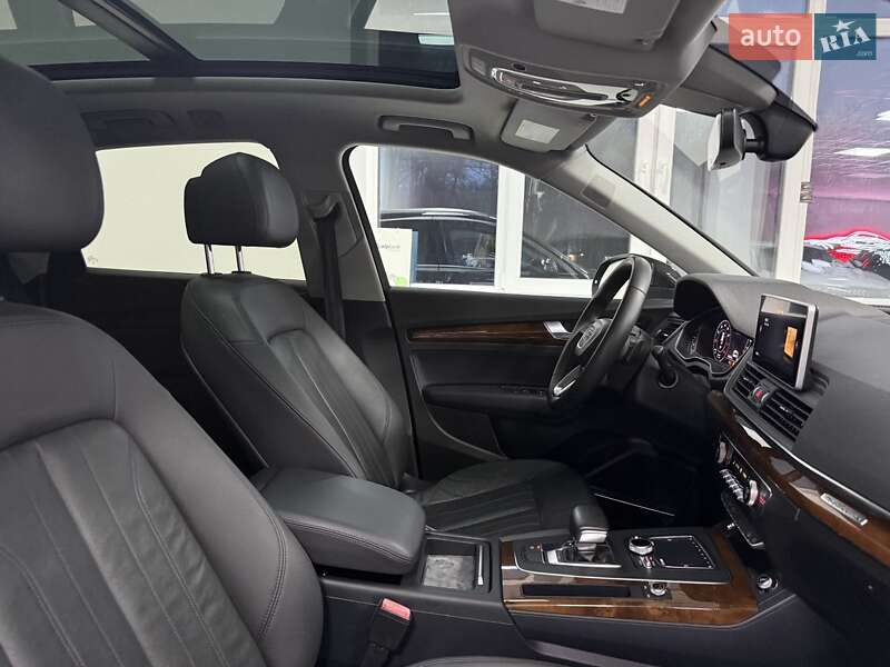 Внедорожник / Кроссовер Audi Q5 2017 в Полтаве