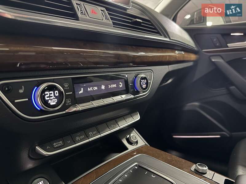 Внедорожник / Кроссовер Audi Q5 2017 в Полтаве