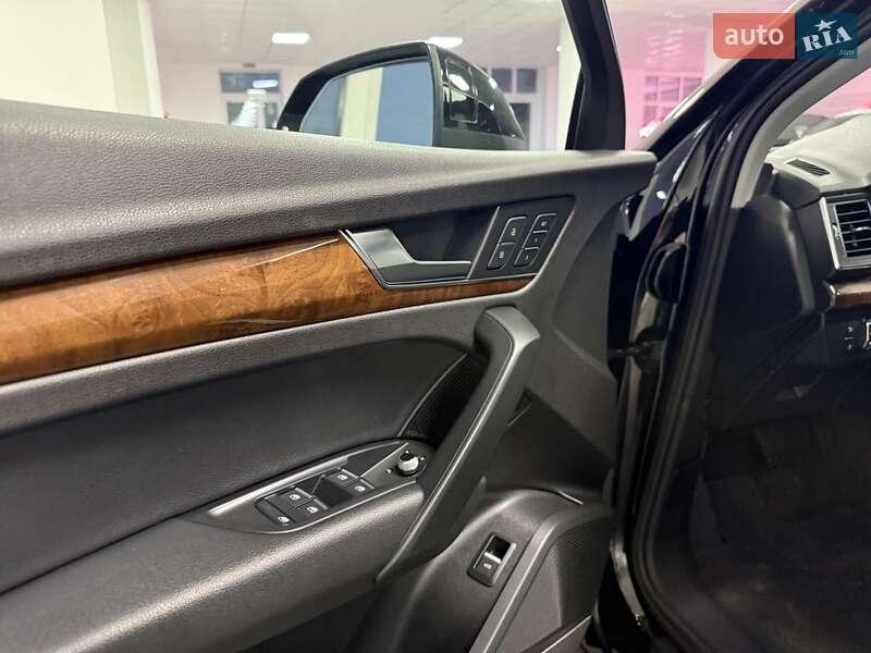 Внедорожник / Кроссовер Audi Q5 2017 в Полтаве