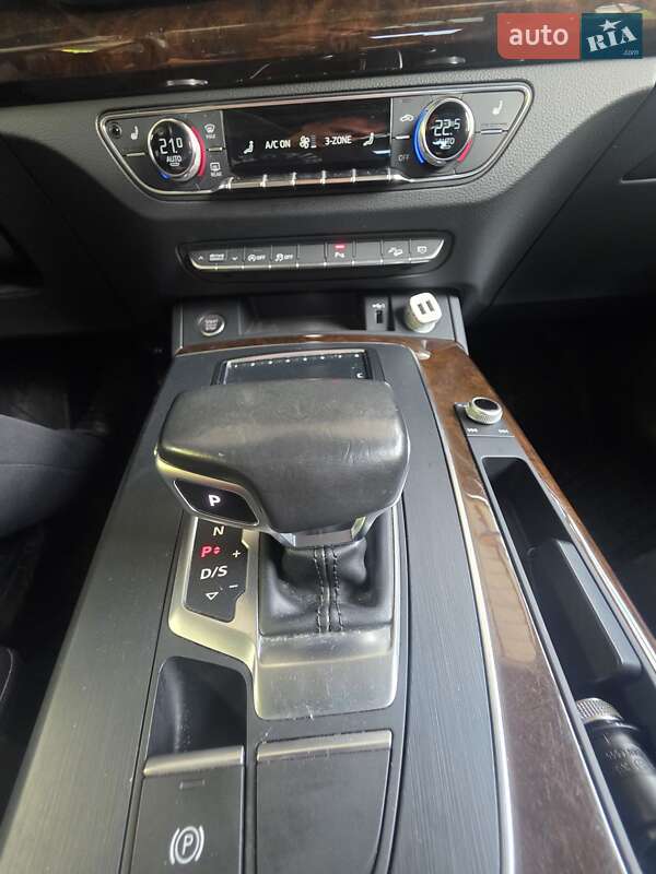 Внедорожник / Кроссовер Audi Q5 2018 в Днепре