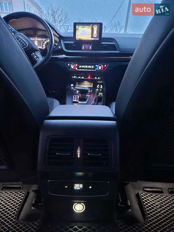Внедорожник / Кроссовер Audi Q5 2020 в Ивано-Франковске