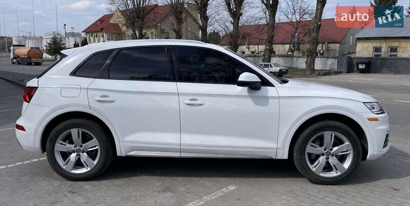 Внедорожник / Кроссовер Audi Q5 2017 в Львове