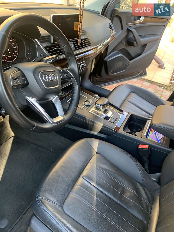 Внедорожник / Кроссовер Audi Q5 2017 в Ужгороде фото 10 Внедорожник / Кроссовер Audi Q5 2017 в Ужгороде