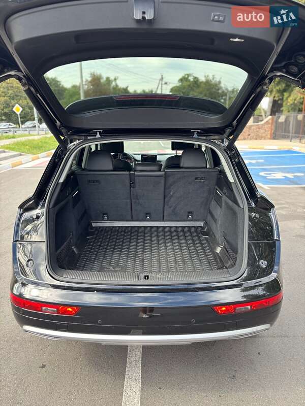 Внедорожник / Кроссовер Audi Q5 2018 в Белогородке