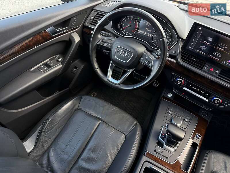 Внедорожник / Кроссовер Audi Q5 2017 в Ровно