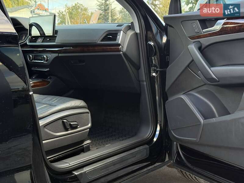 Внедорожник / Кроссовер Audi Q5 2017 в Ровно