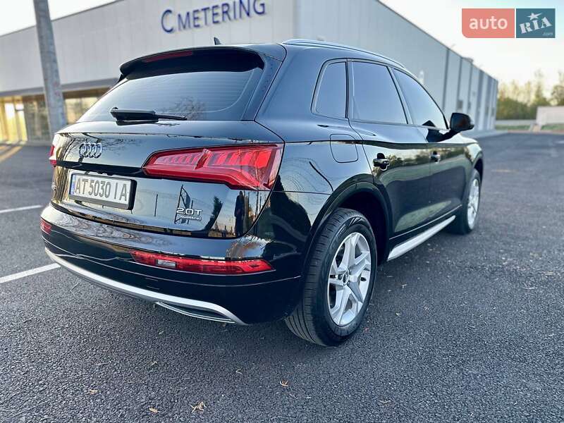 Внедорожник / Кроссовер Audi Q5 2017 в Солонке