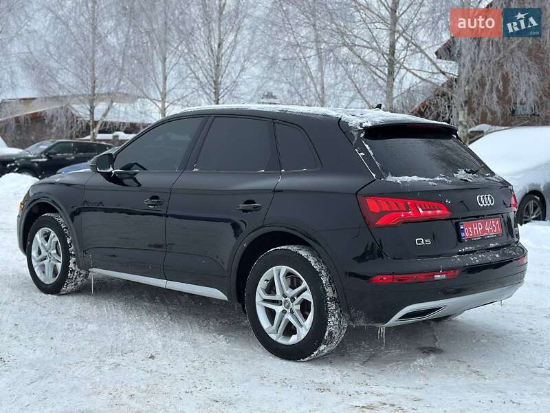 Внедорожник / Кроссовер Audi Q5 2017 в Луцке