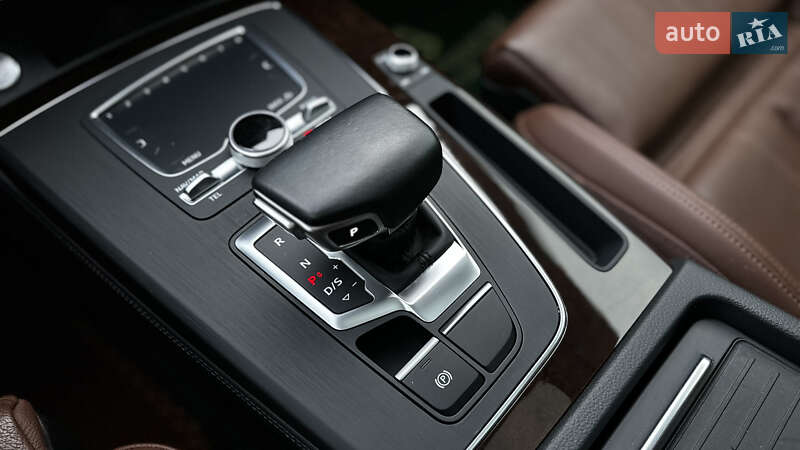 Внедорожник / Кроссовер Audi Q5 2019 в Киеве