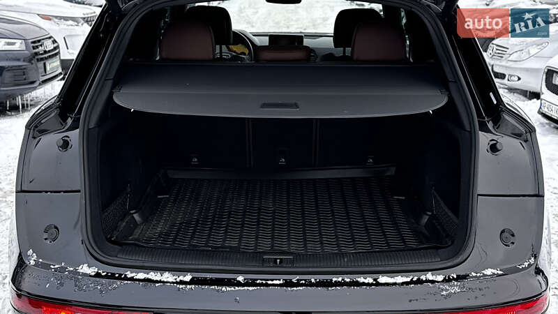 Внедорожник / Кроссовер Audi Q5 2019 в Киеве