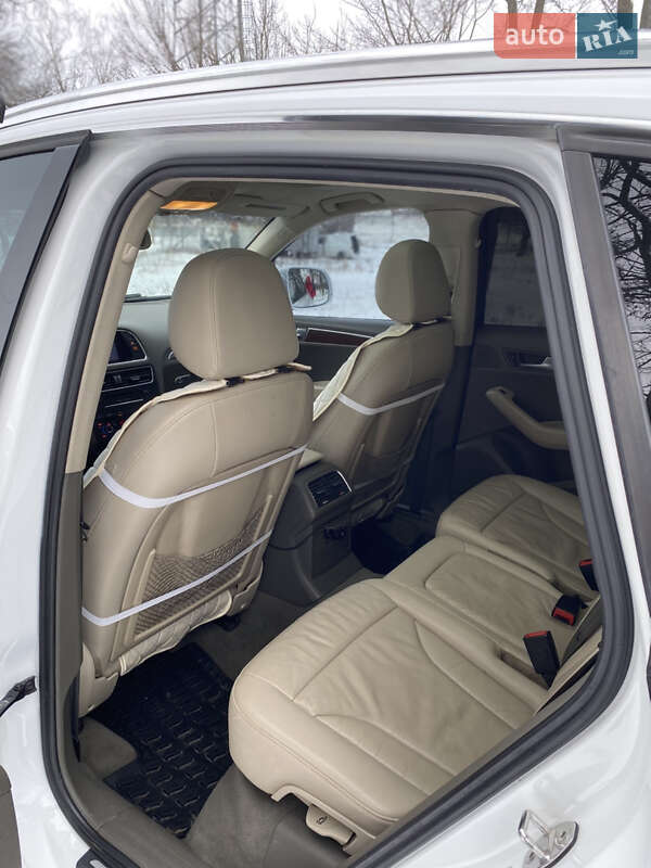 Внедорожник / Кроссовер Audi Q5 2011 в Полтаве