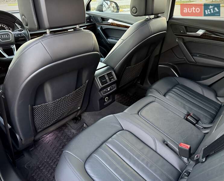 Внедорожник / Кроссовер Audi Q5 2017 в Киеве