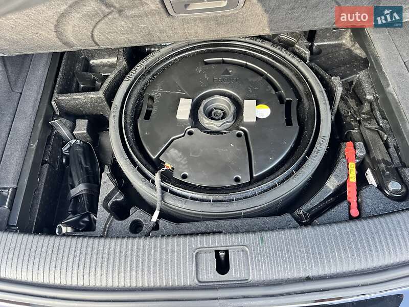 Внедорожник / Кроссовер Audi Q5 2023 в Киеве