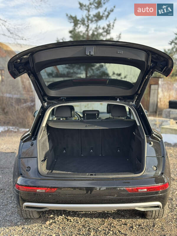 Внедорожник / Кроссовер Audi Q5 2018 в Самборе