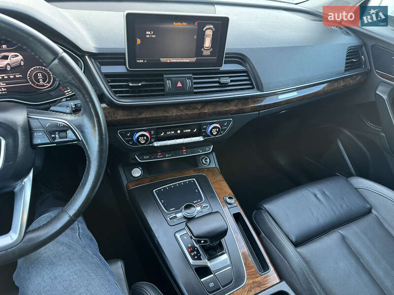 Внедорожник / Кроссовер Audi Q5 2018 в Луцке