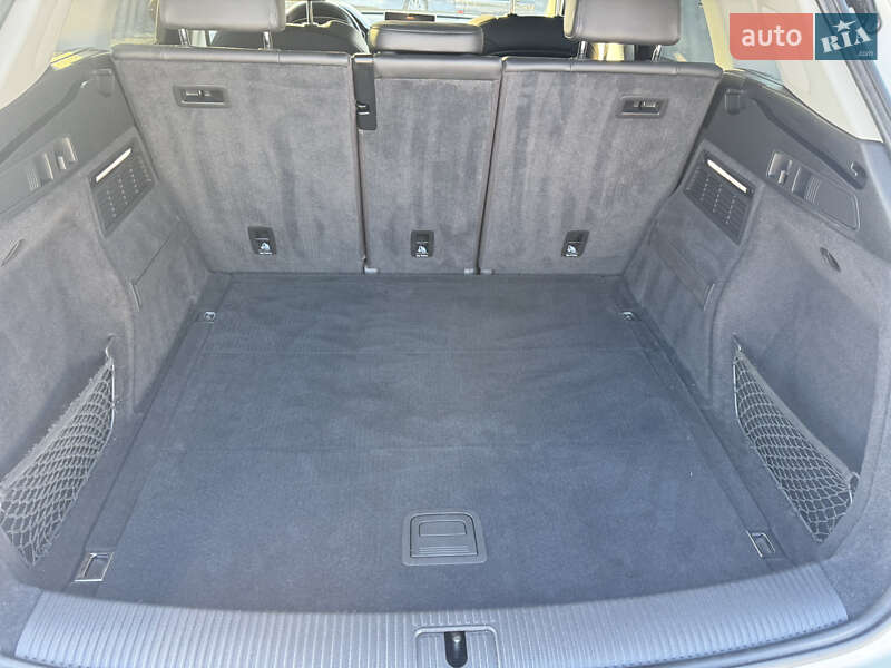 Внедорожник / Кроссовер Audi Q5 2018 в Луцке