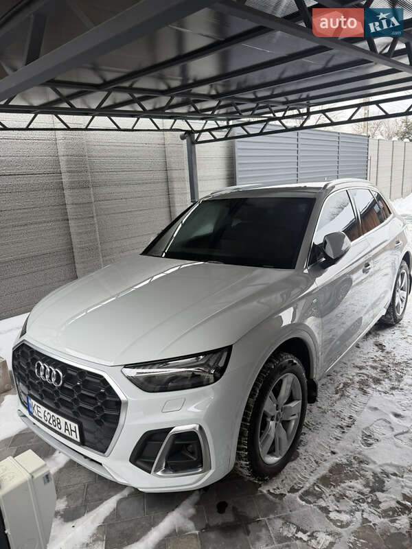 Внедорожник / Кроссовер Audi Q5 2021 в Днепре