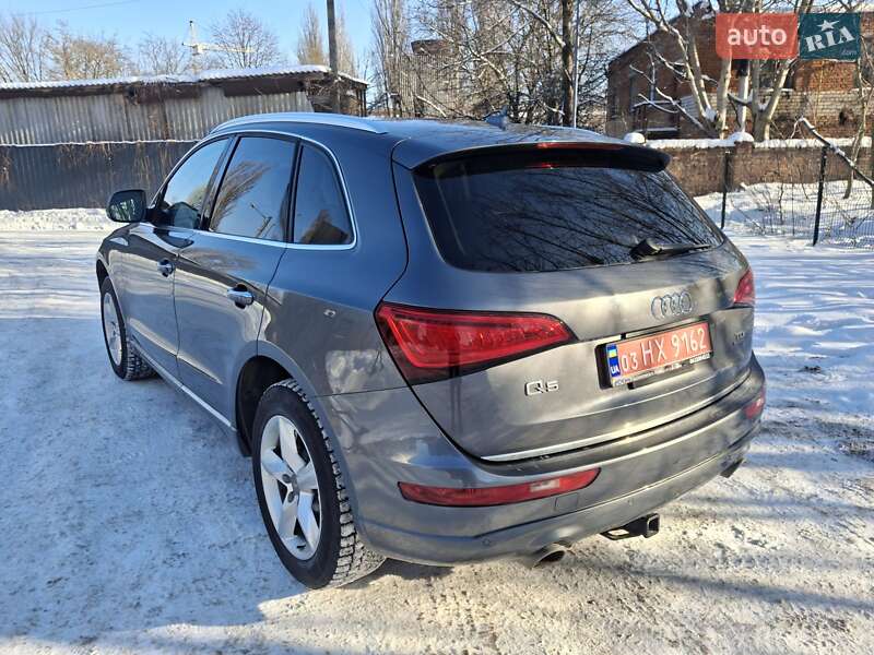 Внедорожник / Кроссовер Audi Q5 2014 в Каменец-Подольском
