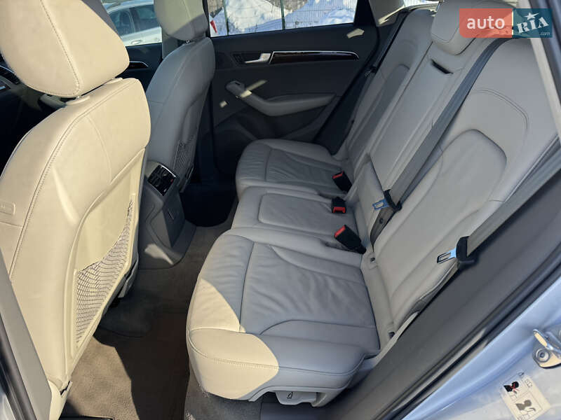 Внедорожник / Кроссовер Audi Q5 2010 в Луцке